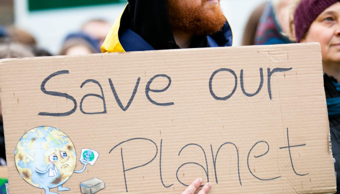 最新一期邱毅谈疫情：全球抗疫新策略与未来展望